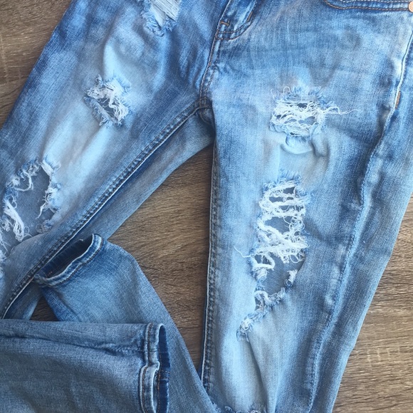Distressed Jeans - Picture 2 of 4